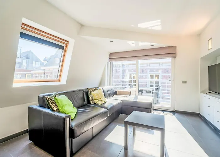 Littoral With Two Balconies By Interhome 布兰肯贝赫